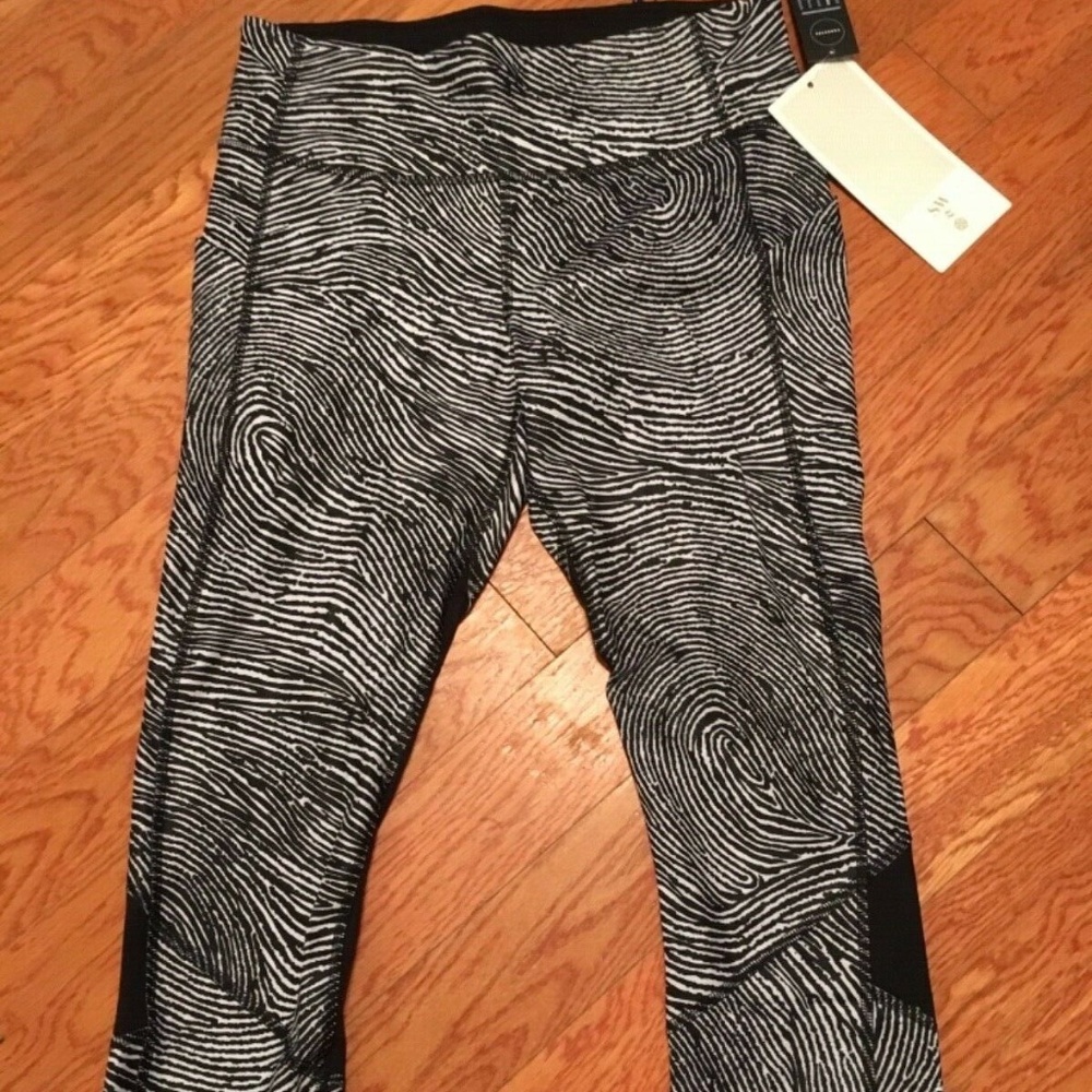 Lululemon SW SeaWheeze Pace Rival Crop Sz 6